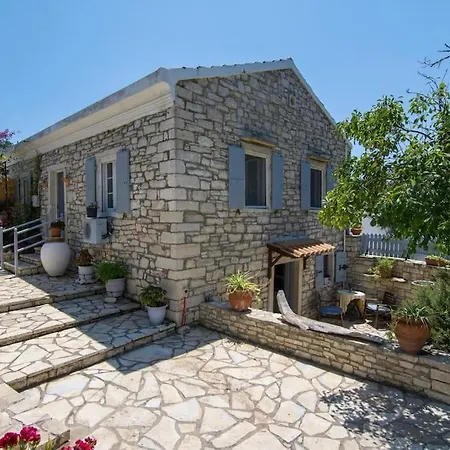 Thodoros Sleeps 6 *