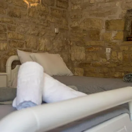 Thodoros Sleeps 6 Сasa de vacaciones Magaziá