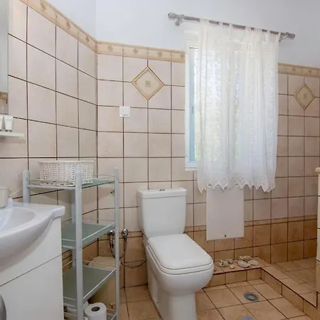 Thodoros Sleeps 6 Сasa de vacaciones Magaziá