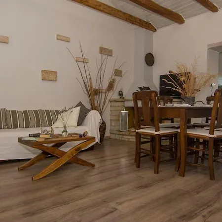 Thodoros Sleeps 6 Сasa de vacaciones *