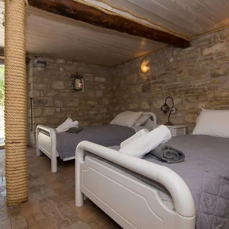 Thodoros Sleeps 6 Сasa de vacaciones *